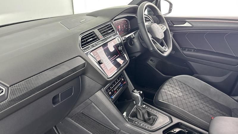 Used VW Tiguan Allspace R-line 150 HP (110 kW) 2025 Platinum grey SUV