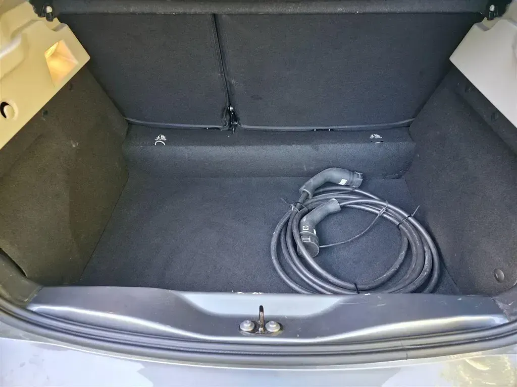 Begagnad Renault Zoe Techno 100 kW (136 HK) 2022 Grå Halvkombi