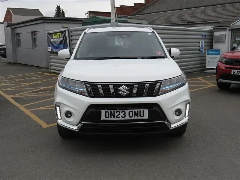 Second-hand Suzuki Vitara SZ-T 129 CP (94 kW) 2023 Alb SUV