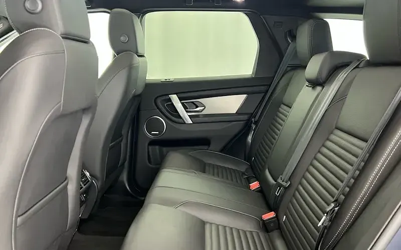 Used Land Rover Discovery 5 SE Dynamic 269 HP (197 kW) 2024 SUV