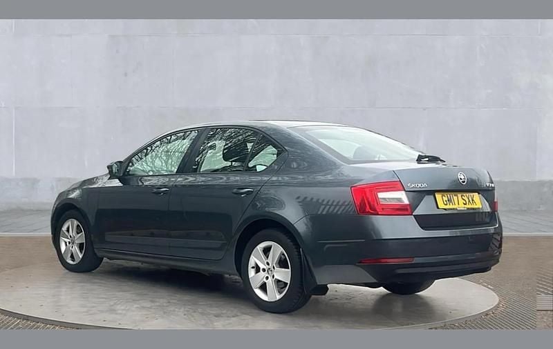 Used Skoda Octavia SE 147 HP (108 kW) 2017 Grey Hatchback