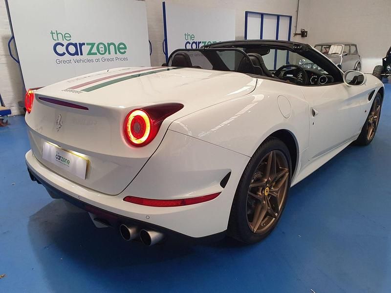 Used Ferrari California 560 HP (411 kW) 2016 White Cabriolet