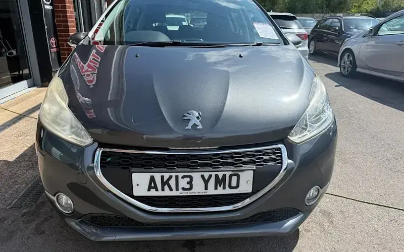 Begagnad Peugeot 208 Active 70 HK (51 kW) 2013 Grå Halvkombi