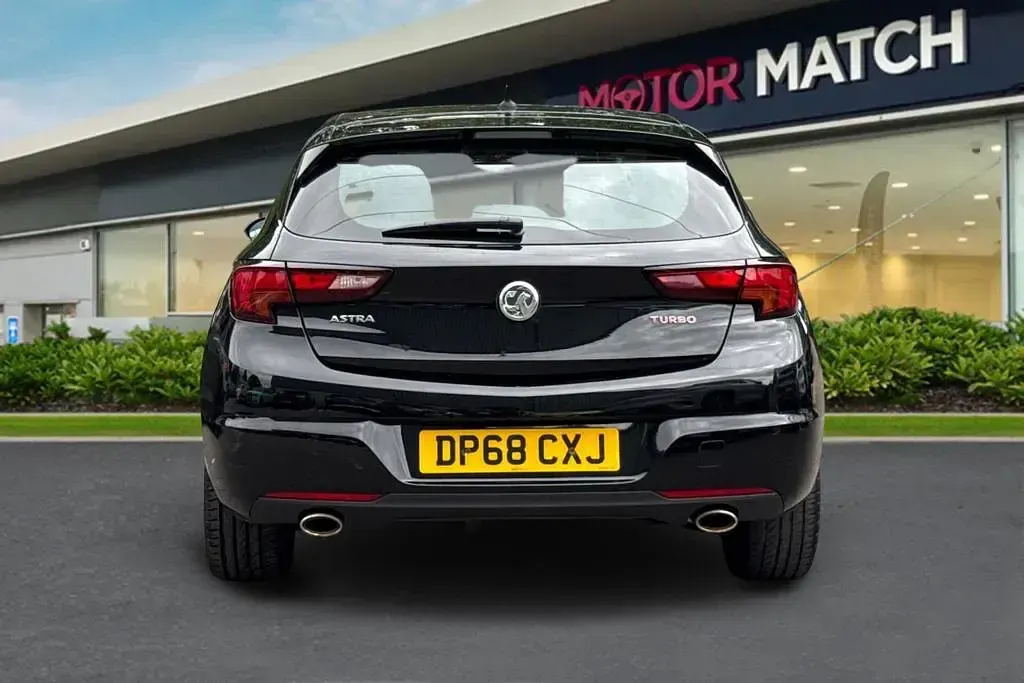Used Vauxhall Astra Elite 200 HP (147 kW) 2018 Black Hatchback