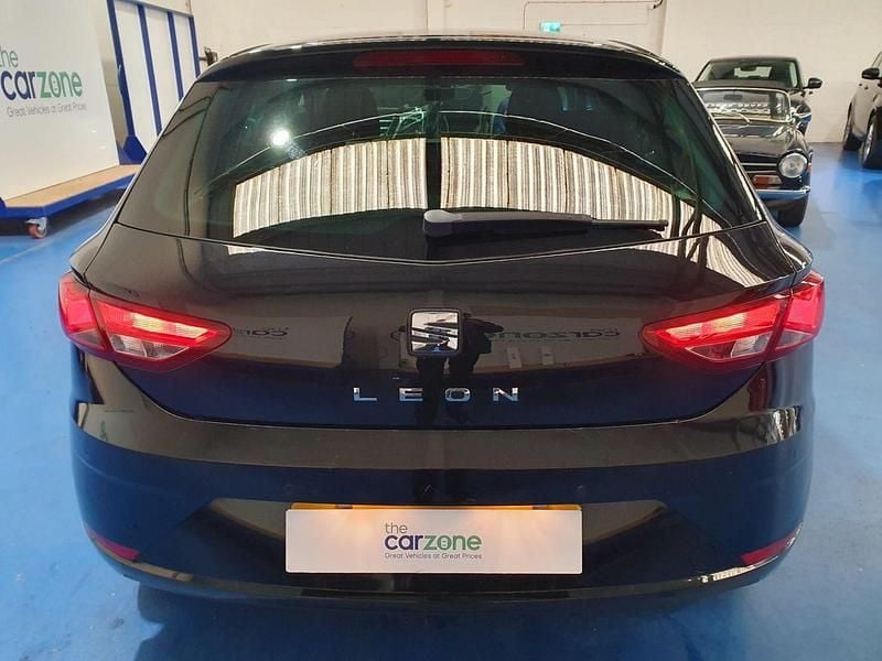 Used Seat Leon SE Dynamic 110 HP (80 kW) 2018 Black Hatchback