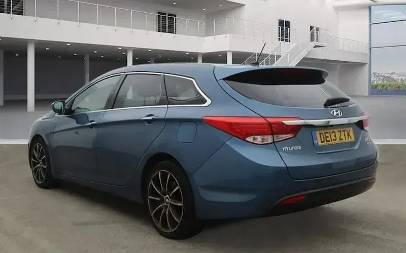 Used Hyundai i40 Premium 138 HP (101 kW) 2013 Blue Estate