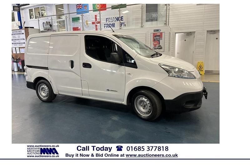 White Used 2014 Nissan e-NV200 Acenta Van | £3,640 (Super price) - Image 1/4