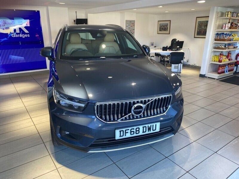 Blue Used 2018 Volvo XC40 Inscription SUV | £19,973 (Good price) - Image 1/2