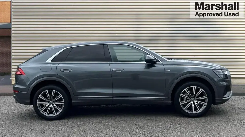 Używany Audi Q8 S-Line 340 KM (250 kW) 2020 Szary SUV