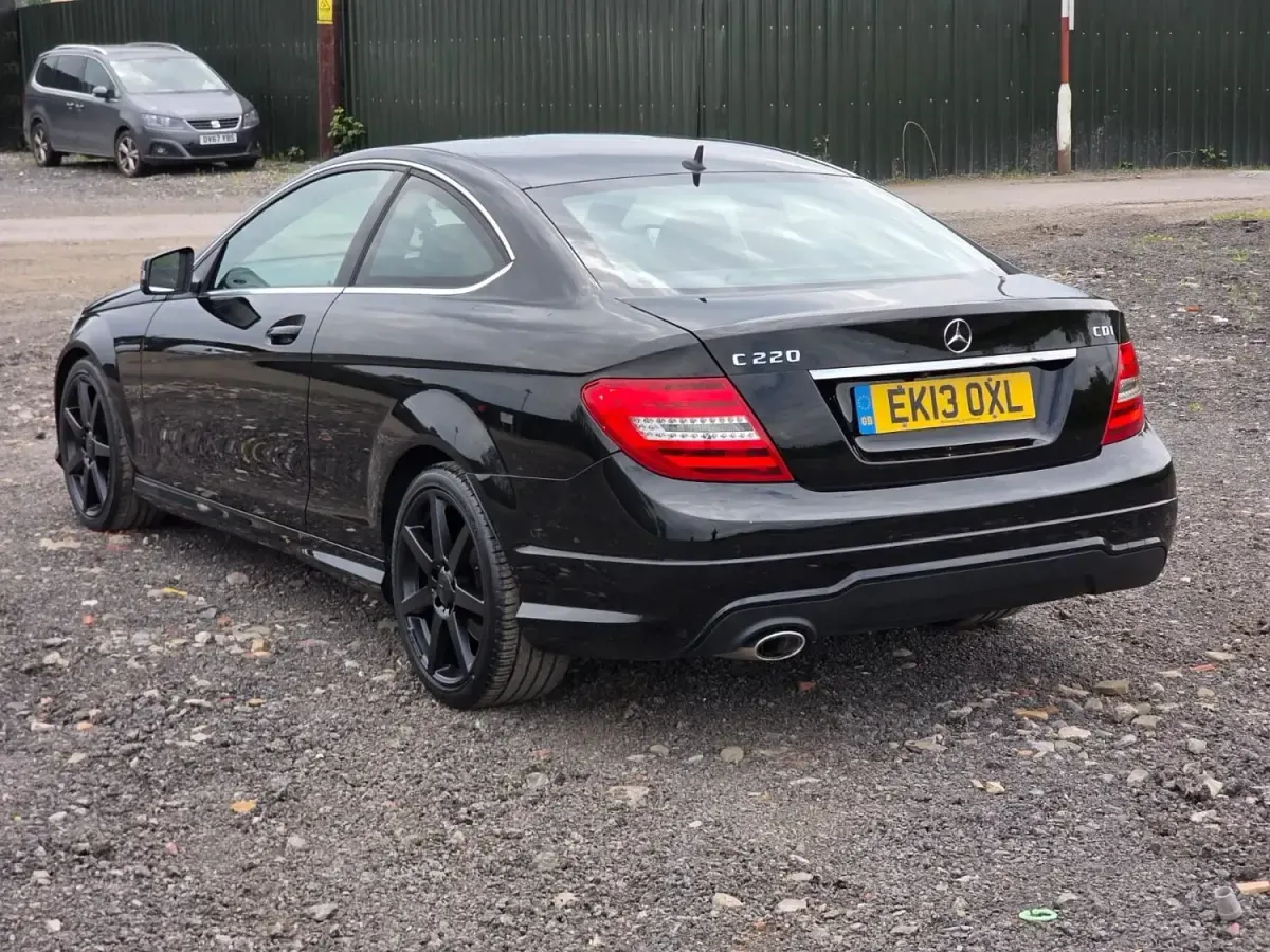 Begagnad Mercedes C220 AMG 2013 Svart Sportkupé