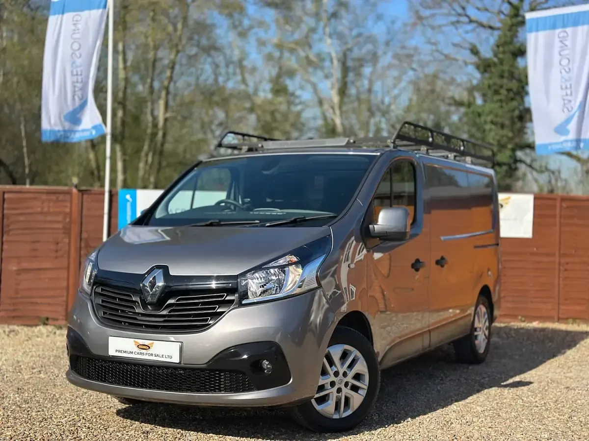 Used Renault Trafic 2019 Grey MPV