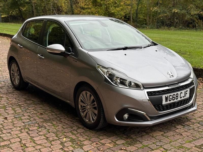 Grey Used 2019 Peugeot 208 Signature Sky Hatchback | £7,950 (Fair price) - Image 1/4