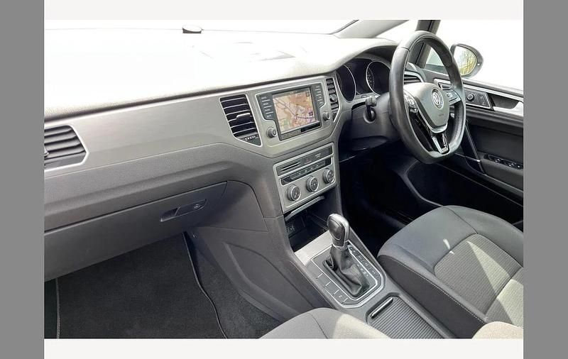 Used VW Golf Sportsvan SE 125 HP (91 kW) 2016 White MPV