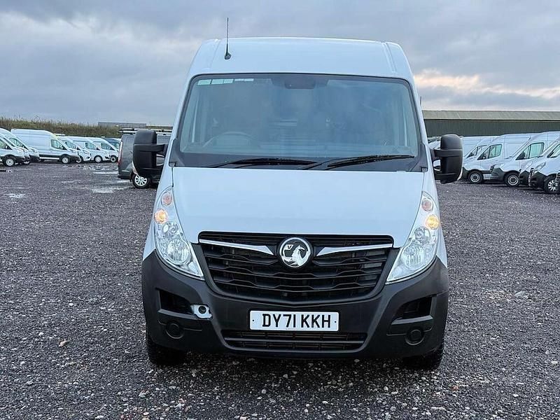 Second-hand Vauxhall Movano Edition 135 CP (99 kW) 2021 Alb Monovolum