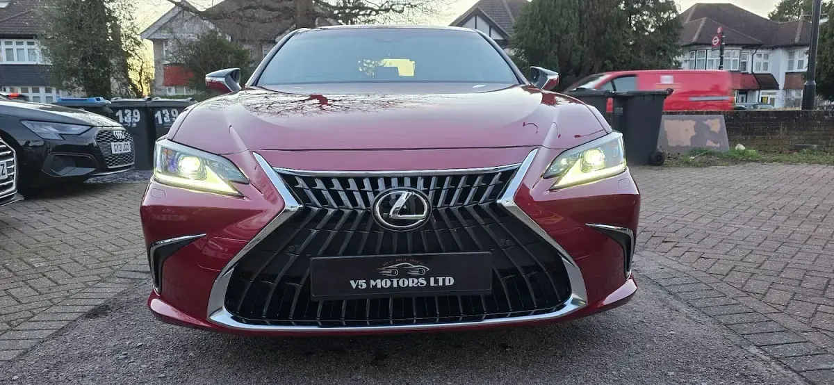 Used Lexus ES300H 2023 Red Sedan