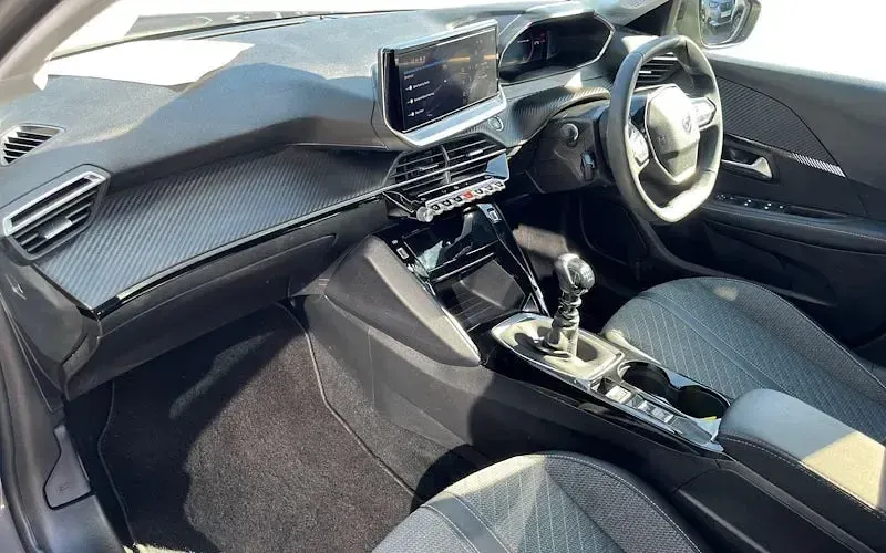 Used Peugeot 208 Allure 101 HP (74 kW) 2024 Grey Hatchback