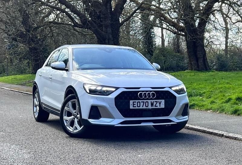 Used Audi A1 Design 116 HP (85 kW) 2020 White SUV