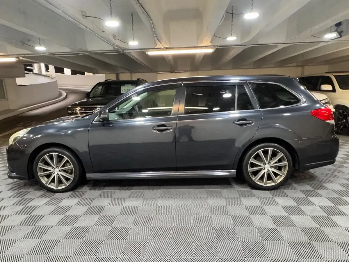 Used Subaru Legacy GT 300 HP (220 kW) 2002 Grey