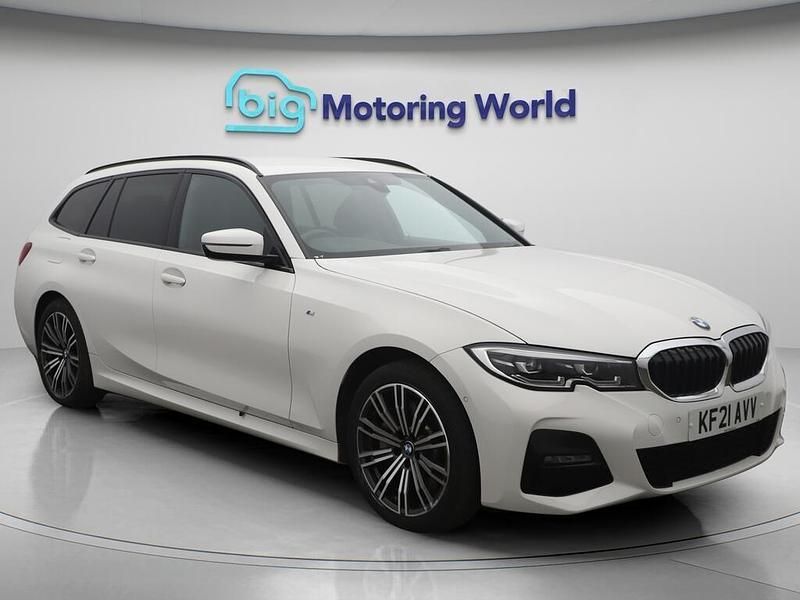 White Used 2021 BMW 330e M Sport Estate | £19,800 (Fair price) - Image 1/4