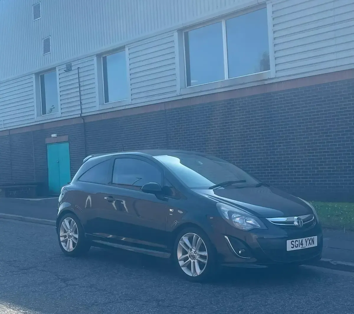 Used Vauxhall Corsa SRi 100 HP (73 kW) 2014 Black Hatchback