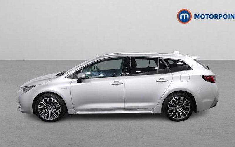 Begagnad Toyota Corolla 184 HK (135 kW) 2022 Kombi