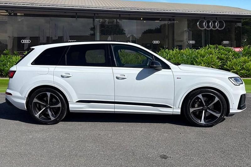 Begagnad Audi Q7 Black Edition 286 HK (210 kW) 2023 Vit SUV