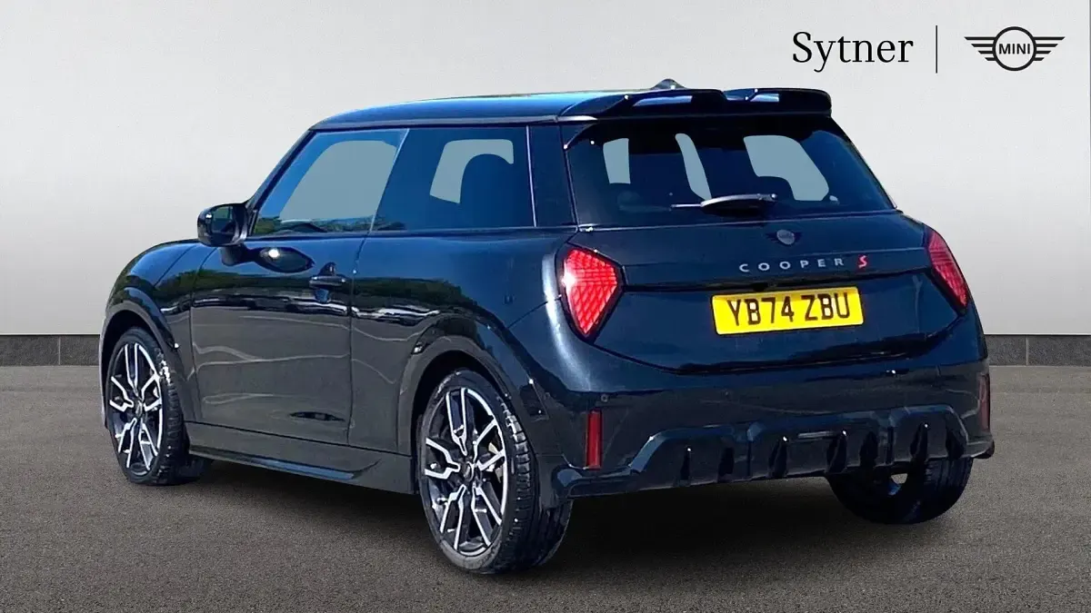 Used Mini Cooper S Hatch 201 HP (147 kW) 2025 Black Hatchback