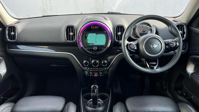 Used Mini Cooper Countryman Exclusive 134 HP (98 kW) 2019 Silver SUV