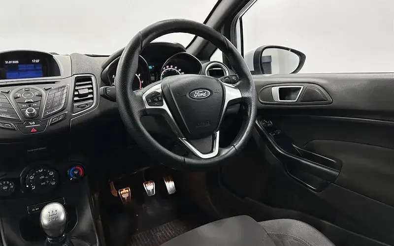 Used Ford Fiesta ST-Line 101 HP (74 kW) 2017 White Hatchback