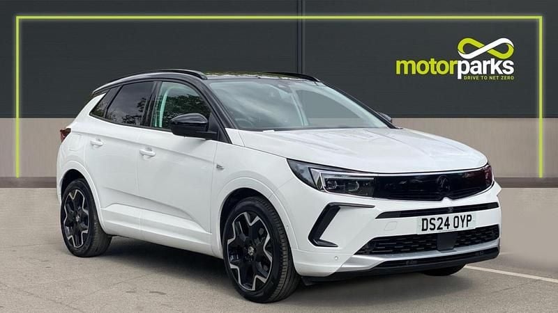 White Used 2024 Vauxhall Grandland X Ultimate SUV | £18,000 (A bit pricey) - Image 1/4