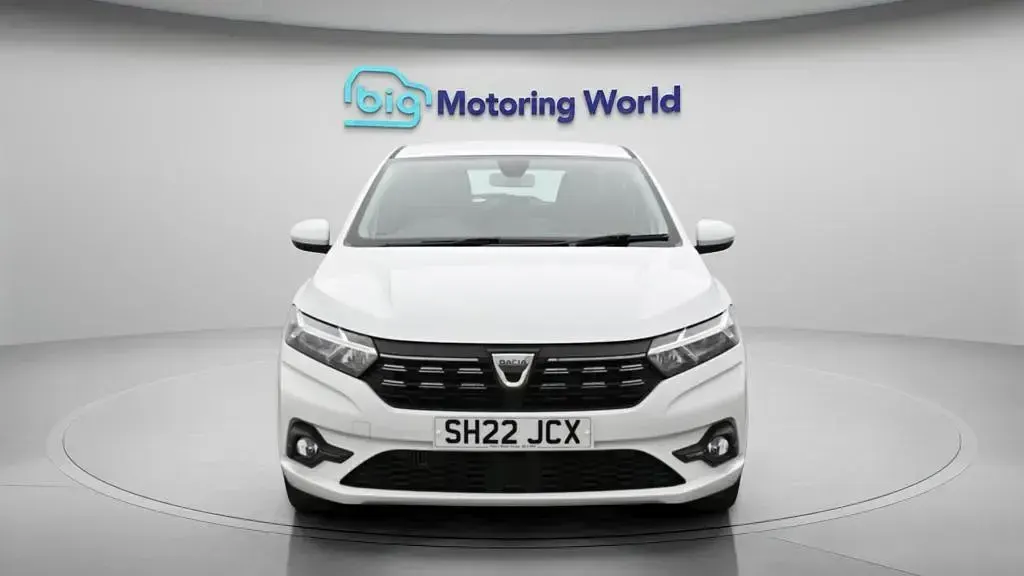 Used Dacia Sandero Comfort 90 HP (66 kW) 2022 White Hatchback