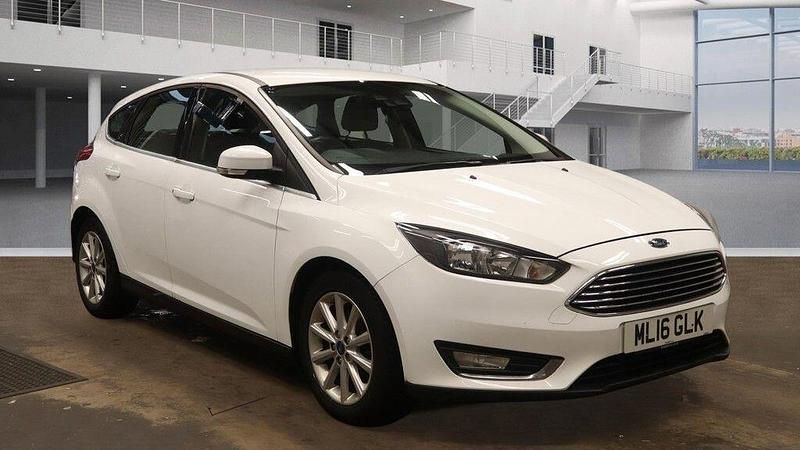 Used Ford Focus Titanium 2016 White Hatchback