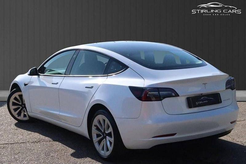 Begagnad Tesla Model 3 254 kW (346 HK) 2020 Vit Sedan