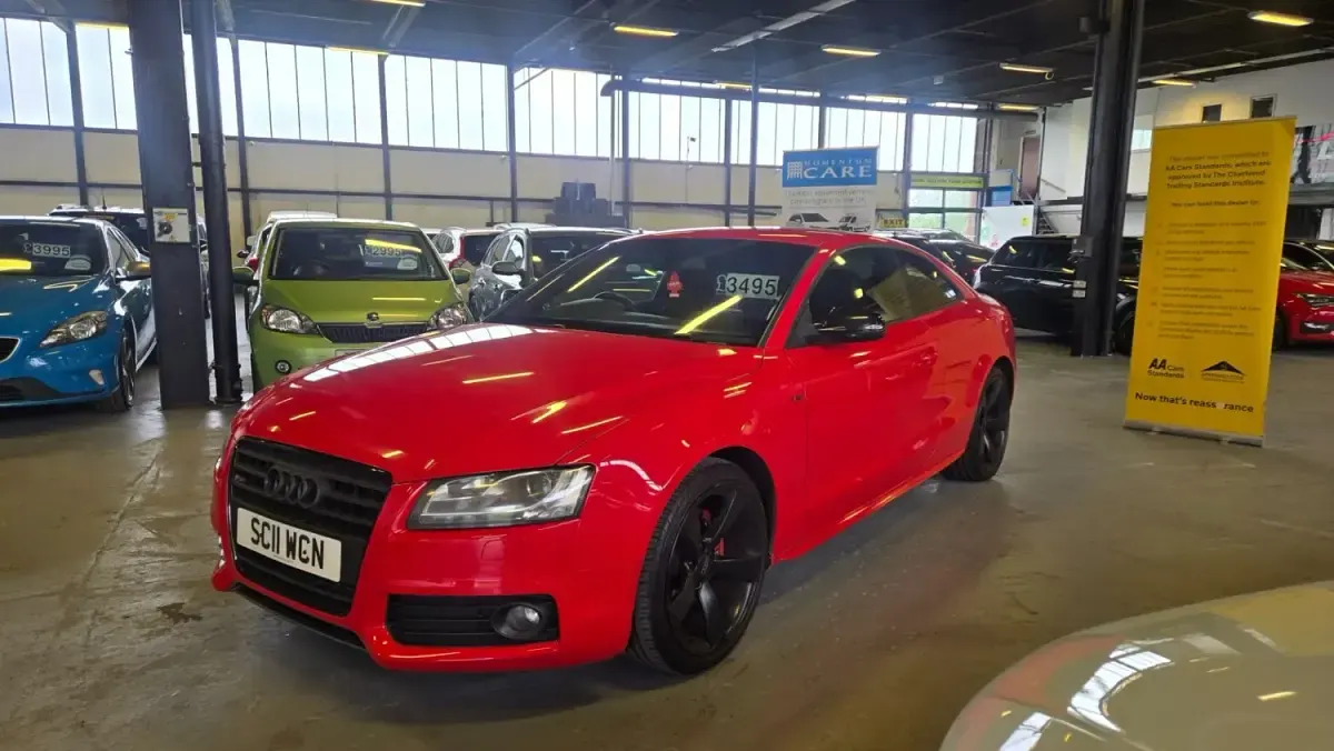 Usado Audi A5 Black Edition 170 HP (125 kW) 2011 Vermelho Coupé
