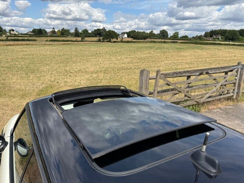 Image 3/4