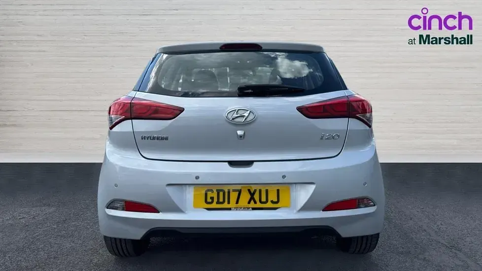 Used Hyundai i20 Edition 100 HP (73 kW) 2017 Silver Hatchback