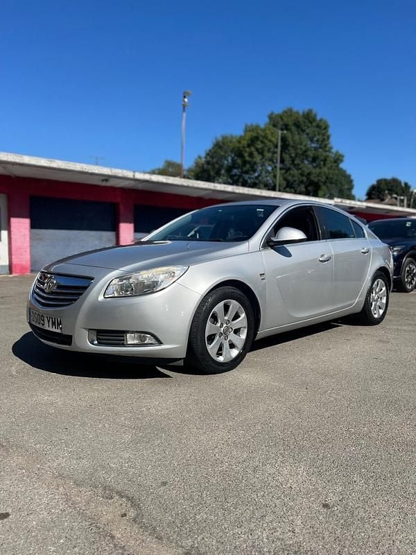 Used Vauxhall Insignia SRi 140 HP (102 kW) 2009 Silver Hatchback