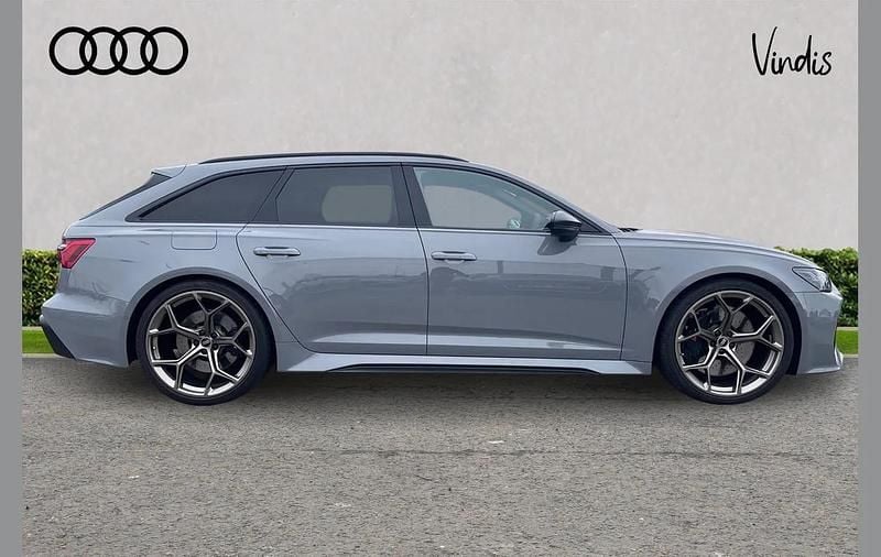 Begagnad Audi RS6 Design 620 HK (456 kW) 2023 Grå Kombi