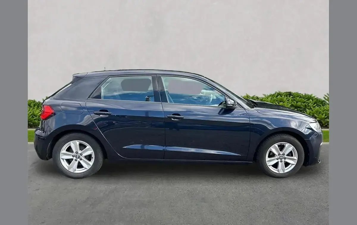 Used Audi A1 Design 94 HP (69 kW) 2019 Blue SUV