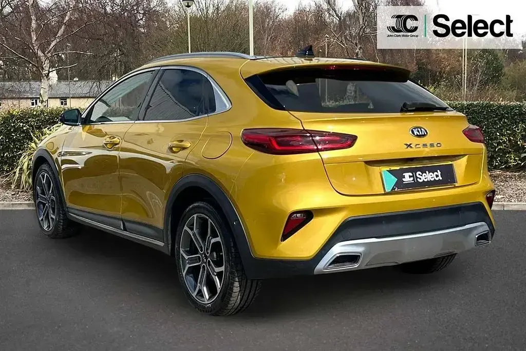 Used Kia XCeed First Edition 138 HP (101 kW) 2021 Yellow SUV