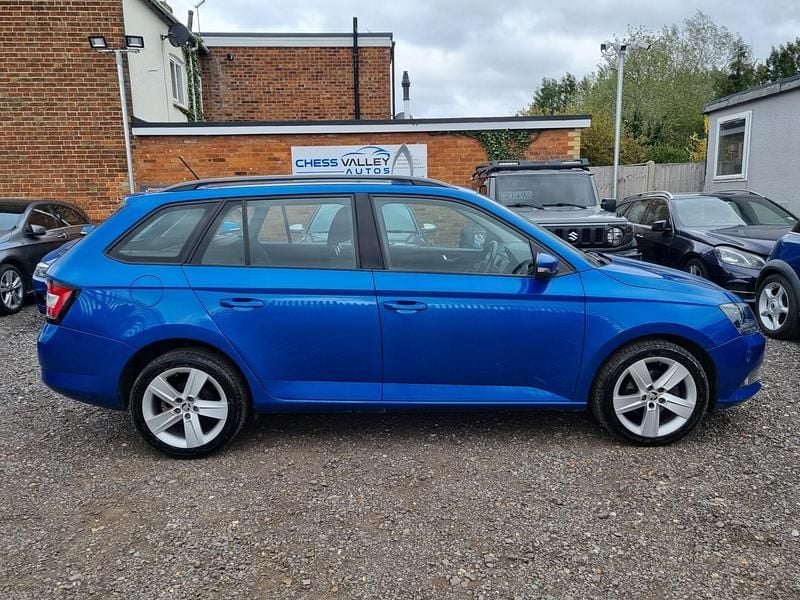 Used Skoda Fabia SE L 90 HP (66 kW) 2016 Blue Estate