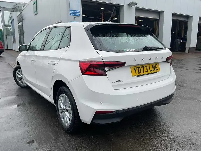 Used Skoda Fabia Comfort 59 HP (43 kW) 2024 Candy white Hatchback