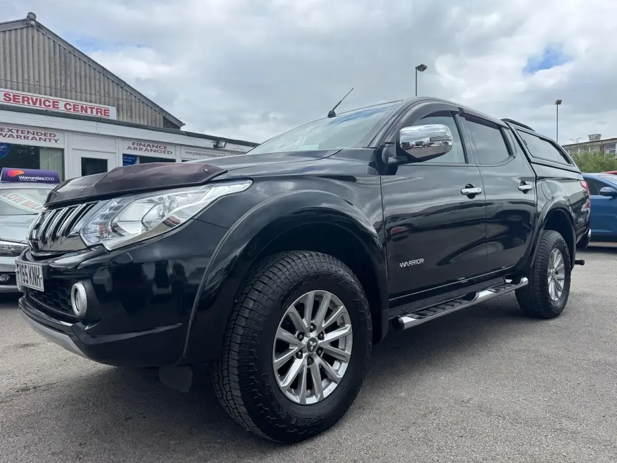 Used Mitsubishi L200 Warrior 181 HP (133 kW) 2015 Black Pickup
