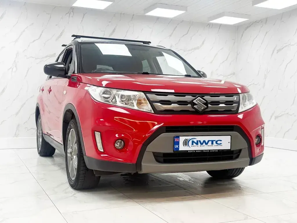 Used Suzuki Vitara SZ-T 120 HP (88 kW) 2015 Red/black SUV