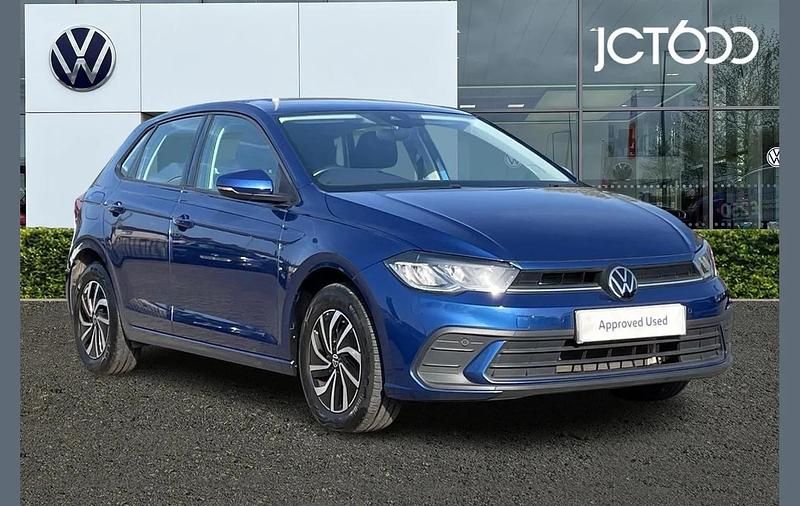 Used VW Polo Life 94 HP (69 kW) 2023 Blue Hatchback