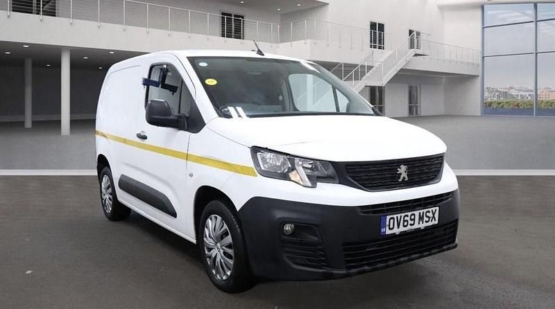 Used Peugeot Partner 2020 White MPV