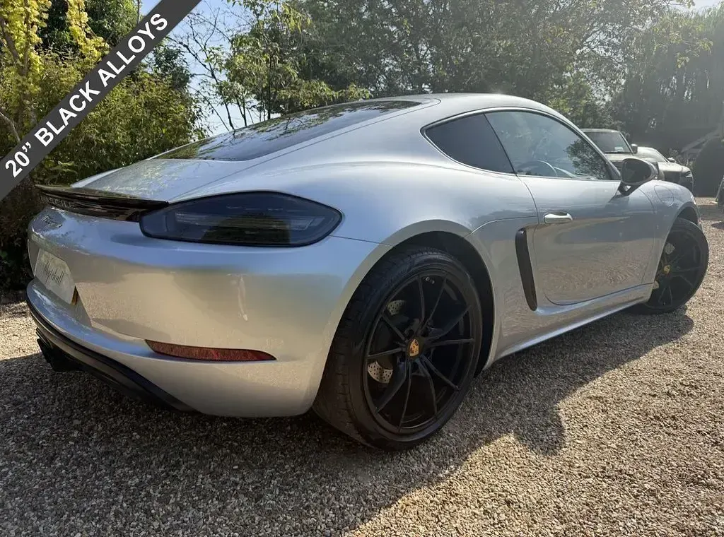 Used Porsche 718 Cayman 300 HP (220 kW) 2017 Silver Coupe