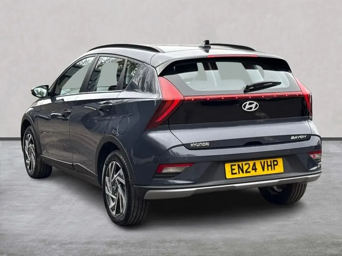 Usado Hyundai Bayon Advanced 100 HP (73 kW) 2024 Cinzento SUV