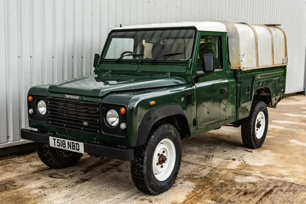 Used Land Rover Defender 1999 Green Pickup
