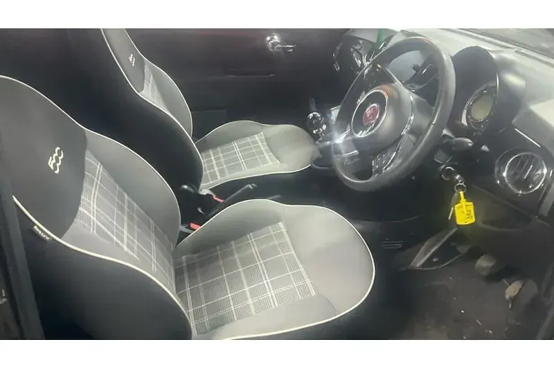 Usado Fiat 500 Lounge 69 HP (50 kW) 2020 Vermelho Citadino